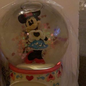 Jim shore minney water globe